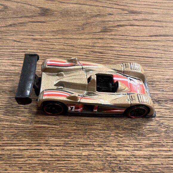 Hot Wheels Cadillac Lmp Die-Cast Car Gold & Red Racing Model - Picture 2 of 4